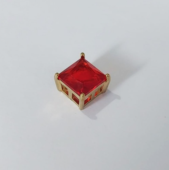 PINGENTE NO BRUTO PRONTO PARA O BANHO (COM BASE EM ALTA FUSÃO QUADRADA ) ZIRCONIA 8X8MM PESO 0,9GR - BRU3857