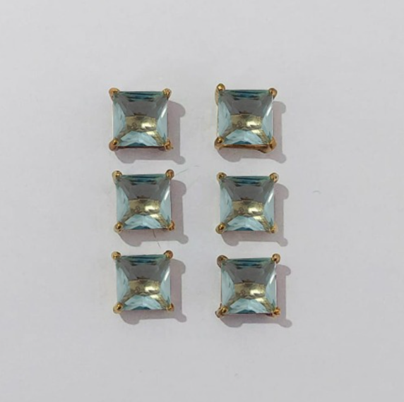 BRINCO NO BRUTO PRONTO PARA O BANHO - KIT COM 3 BRINCOS DE PINO COM BASE EM ALTA FUSÃO COM ZIRCÔNIA QUADRADA 8X8MM - PESO TOTAL 3,5GR - BRU3867