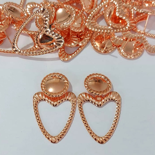 BRINCO NO BRUTO PRONTO BANHO - BRINCO DE PINO BASE REDONDA E CORAÇÃO VAZADO - TAMANHO 38MM - PESO TOTAL 5GR - BRU23969