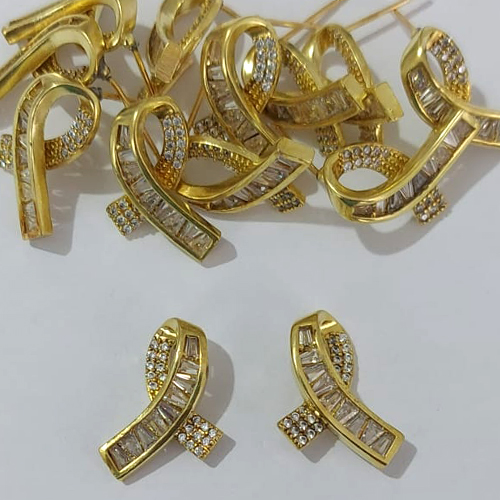 BRINCO NO BRUTO PRONTO BANHO - BRINCO DE PINO LAÇO CRAVEJADO EM MICROS ZIRCÔNIAS - TAMANHO 12X18MM - PESO TOTAL 2,8GR - BRU23977