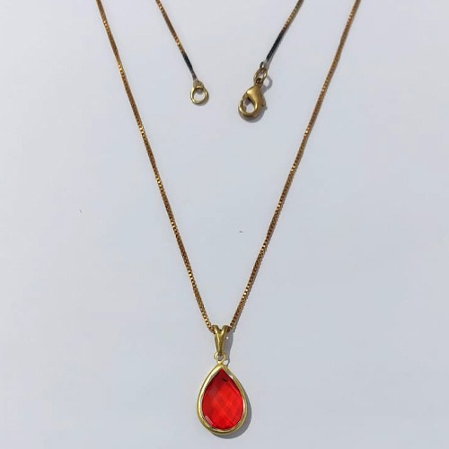 GARGANTILHA NO BRUTO PRONTA PARA O BANHO - GARGANTILHA COM CORRENTE VENEZIANA 45CM E PINGENTE 8X12MM (GOTA)COMPOSIÇÃO 70% LATÃO E 30% VIDRO VERMELHA - PESO: 2,4GR - COMPOSIÇÃO: 100% LATÃO - BRU24036