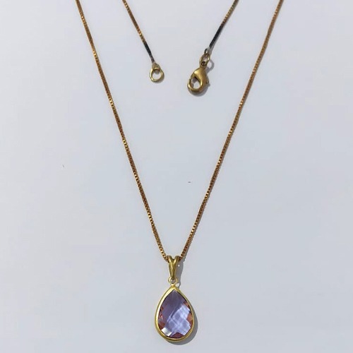 GARGANTILHA NO BRUTO PRONTA PARA O BANHO - GARGANTILHA COM CORRENTE VENEZIANA 45CM E PINGENTE 8X12MM (GOTA)COMPOSIÇÃO 70% LATÃO E 30% VIDRO LILÁS - PESO: 2,4GR - COMPOSIÇÃO: 100% LATÃO - BRU24040