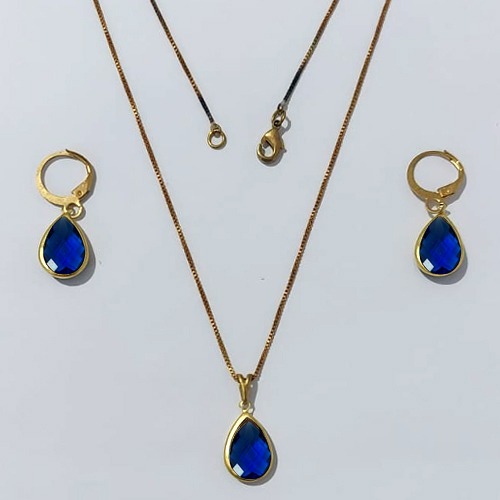 CONJUNTO NO BRUTO PRONTO PARA O BANHO - COM CORRENTE VENEZIANA DE 45CM - PINGENTES PINGENTE 8X12MM (GOTA)COMPOSIÇÃO 70% LATÃO E 30% VIDRO AZUL ESCURO- PESO: 5,0GR - BRU24049