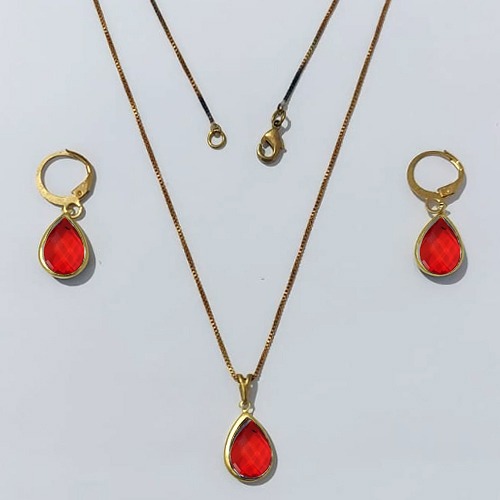CONJUNTO NO BRUTO PRONTO PARA O BANHO - COM CORRENTE VENEZIANA DE 45CM - PINGENTES PINGENTE 8X12MM (GOTA)COMPOSIÇÃO 70% LATÃO E 30% VIDRO VERMELHA - PESO: 5,0GR - BRU24054