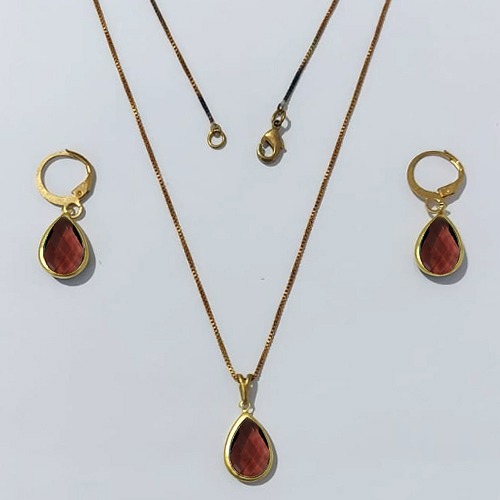 CONJUNTO NO BRUTO PRONTO PARA O BANHO - COM CORRENTE VENEZIANA DE 45CM - PINGENTES PINGENTE 8X12MM (GOTA)COMPOSIÇÃO 70% LATÃO E 30% VIDRO MARROM - PESO: 5,0GR - BRU24056