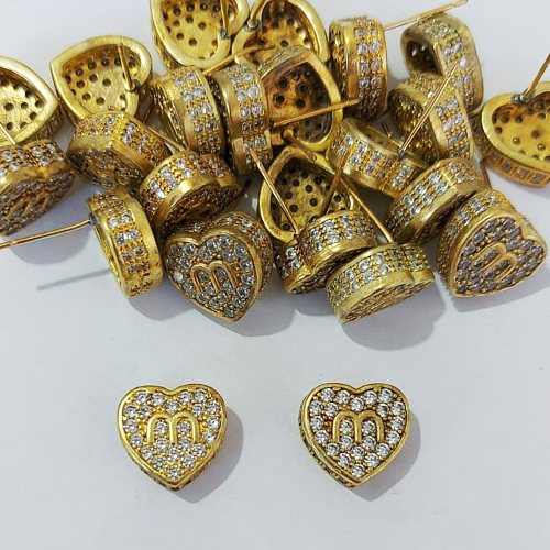 BRINCO NO BRUTO PRONTO PARA O BANHO - BRINCO DE PINO CORAÇÃO CRAVEJADO COM MICROS ZIRCÔNIAS - TAMANHO 13MM - COMPOSIÇÃO: LATÃO / ZIRCÔNIA - PESO 5,6GR - BRU24086