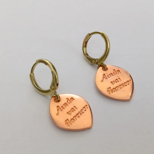 BRINCO NO BRUTO PRONTO PARA O BANHO(CRIS) - (CX.152) BRINCO ARGOLINHA DE PRESSÃO (ainda vai florecer )- TAMANHO DA GOTA 1,5CM( PESO 2,3GR - BRU24115