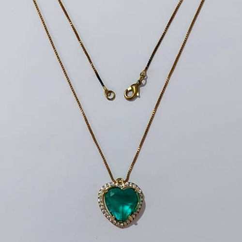 GARGANTILHA NO BRUTO PRONTA PARA O BANHO - GARGANTILHA COM CORRENTE VENEZIANA 45CM - PINGENTE COM BASE CORAÇÃO CRAVEJADO EM MICRO ZIRCÔNIAS CRISTAIS E PEDRA EM ZIRCÔNIA VERDE 15X15MM - PESO TOTAL 6,6GR - COMPOSIÇÃO: LATÃO / ZIRCÔNIA - BRU24193