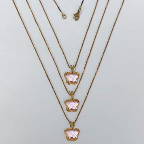 GARGANTILHA NO BRUTO PRONTA PARA O BANHO - KIT COM 3 CORRENTES VENEZIANAS 45CM E PINGENTES BORBOLETA TIPO VAN CLEEF EM VIDRO ROSA 10MM - PESO TOTAL 8,1GR - BRU24252