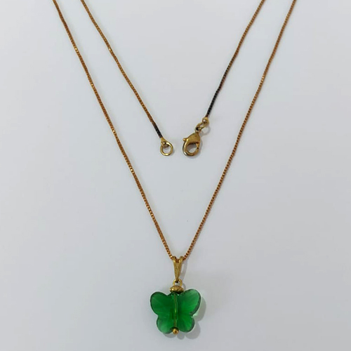 GARGANTILHA NO BRUTO PRONTA PARA O BANHO - (CX.15) GARGANTILHA COM CORRENTE VENEZIANA 45CM - PINGENTE BORBOLETA VIDRO VERDE 15MM - PESO TOTAL 3,3GR - COMPOSIÇÃO: LATÃO / VIDRO - BRU24300