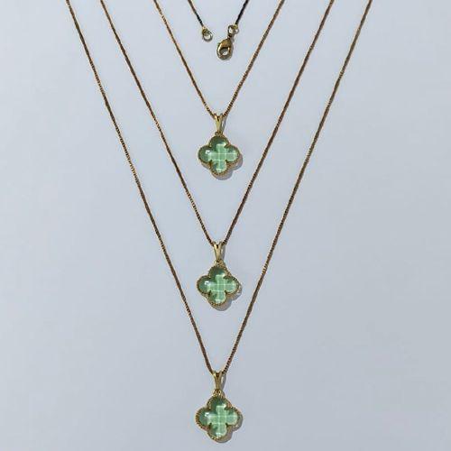 GARGANTILHA NO BRUTO PRONTA PARA O BANHO - KIT COM 3 CORRENTES VENEZIANAS 45CM E PINGENTES TIPO VAN CLEEF VIDRO VERDE CLARA 15MM - PESO TOTAL 9GR - BRU24313