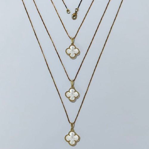 GARGANTILHA NO BRUTO PRONTA PARA O BANHO - KIT COM 3 CORRENTES VENEZIANAS 45CM E PINGENTES TIPO VAN CLEEF EM RESINA MADRE PÉROLA 15MM - PESO TOTAL 8,4GR - BRU24317