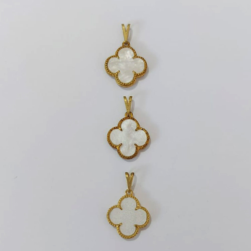 PINGENTE NO BRUTO PRONTO PARA O BANHO - KIT COM 3 PINGENTES TIPO VAN CLEEF RESINA MADRE PÉROLA 15MM - PESO TOTAL 3GR - BRU24330