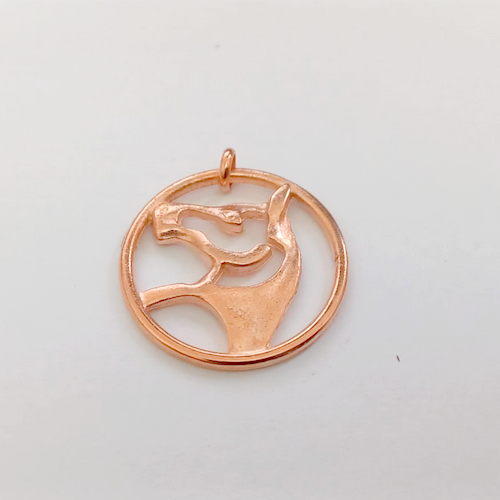 PINGENTE NO BRUTO PRONTO PARA O BANHO(CX153) - (CRIS) PINGENTE CAVALO DETALHE VAZADO 3CM - PESO TOTAL 4,1GR - BRU24335