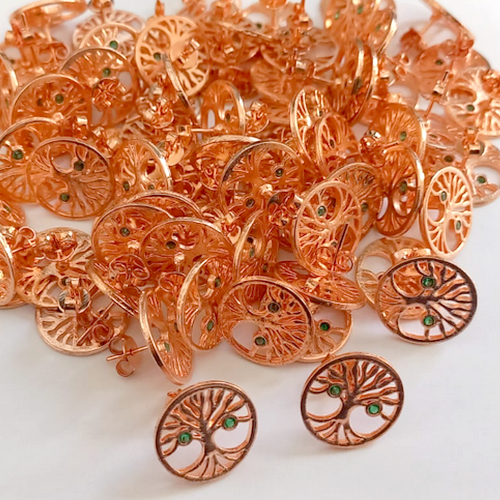 BRINCO NO BRUTO FLOR PRONTO PARA O BANHO(CRIS)(CX154) - COM BASE DE PINO COM UMA PEDRA DE ZIRCÔNIA CRISTAL DE 4MM TAMANHO DO BRINCO 15MM - PESO TOTAL 2GR (peso do par) - BRU24359