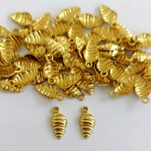 ACESSÓRIO NO BRUTO PRONTO PARA O BANHO - (5826) PINGENTE CARACOL MARINHO 8X5MM COM DUAS ARGOLINHA - COMPOSIÇÃO: 100% LATÃO - PESO TOTAL 0,2GR - BRU24416