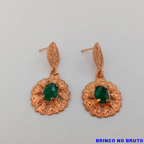 BRINCO NO BRUTO PRONTO PARA O BANHO(CX155)(COM UMA PEDRA DE VIDRO VERDE) PESO 4.2GR(TAMANHO DO PINDURICALHO 1.5CM) BRU24464