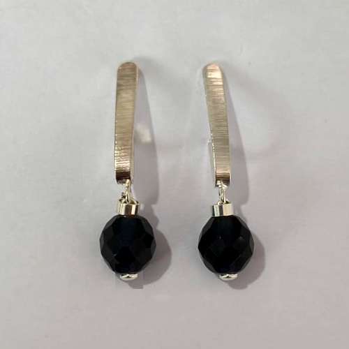 BRINCO FOLHEADO A PRATA COM 50 MILÉSIMOS + VERNIZ DIAMOND - BRINCO DE DE PINO BASE COMPRIDA COM BOLA EM ACRÍLICO 10MM PRA856