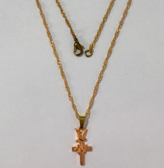GARGANTILHA NO BRUTO PRONTO PARA O BANHO(CX157) COM CORRENTE NO LATÃO SINGAPURA DE 45CM E PINGENTE DE CRUZ COM ESPIRITO SANTO( 45CM ) PESO 2.5GR (BRU24597
