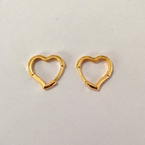 BRINCO FOLHEADO A OURO - BANHADO COM 5 MILÉSIMOS + VERNIZ DIAMOND - BRINCO DE ARGOLA CORAÇÃO - TAMANHO: 15MM - OURO1256