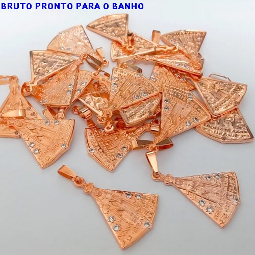 PINGENTE NO BRUTO PRONTO PARA O BANHO(CX158)(cris) -PINGENTE NOSSA SENHORA APARECIDA COM ZIRCONIA cristal(TAMANHO 2,5X2CM) - PESO TOTAL 2.8GR - BRU24630