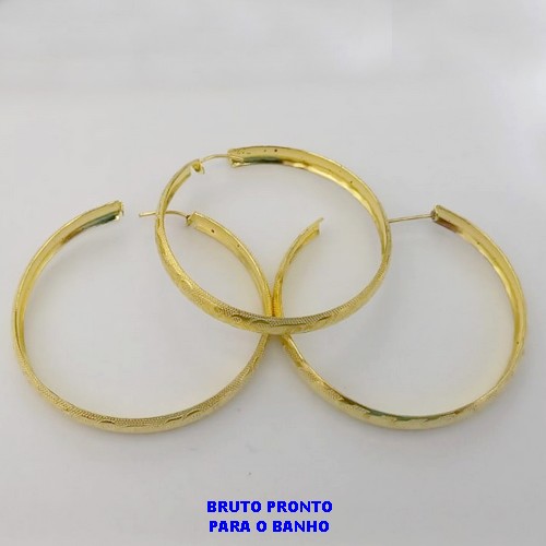 BRINCO NO BRUTO PRONTO PARA O BANHO(CX160)- BRINCO DE ARGOLA DE PINO 100% LATÃO TODA TRABALHADA DE 5CM / - PESO TOTAL 6.4GR - BRU24772