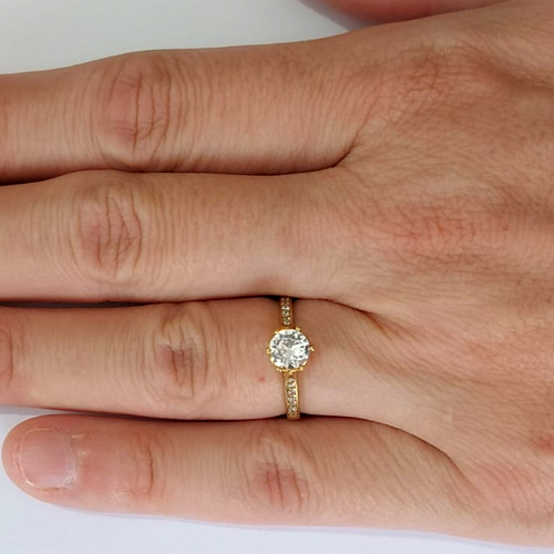 ANEL NO BRUTO PRONTO PARA O BANHO(cx111) - ANEL SOLITÁRIO CRAVEJADO COM MICROS ZIRCÔNIAS 7MM - PESO MÉDIO 1,7R - COMPOSIÇÃO: LATÃO / ZIRCÔNIA - ANEL000515