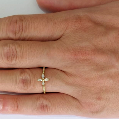 ANEL NO BRUTO PRONTO PARA O BANHO - ANEL FLOR CRAVEJADO COM MICROS ZIRCÔNIAS - PESO MÉDIO 1,1R - COMPOSIÇÃO: LATÃO / ZIRCÔNIA - ANEL000516