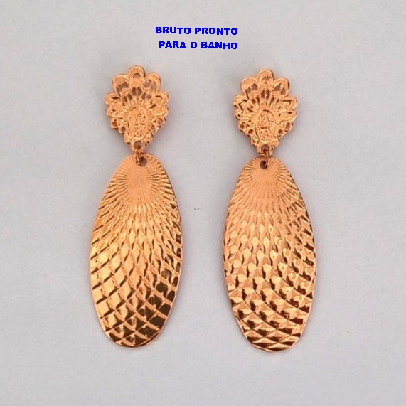 BRINCO NO BRUTO PRONTO PARA O BANHO(CX163)- BRINCO NO BRUTO PRONTO PARA O BANHO -COM BASE TODA TRABALHADA E PINGENTE DE 3CM - PESO TOTAL 7.2GR - BRU24807