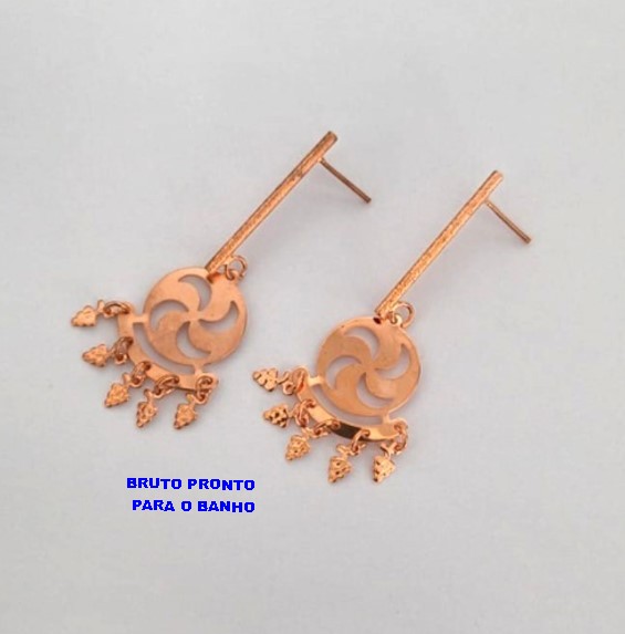 BRINCO NO BRUTO PRONTO PARA O BANHO(CX163)- COM PINDURICALHO E BASE DE 3CM PINGENTE 2CM / - PESO TOTAL 3.7GR - BRU24814