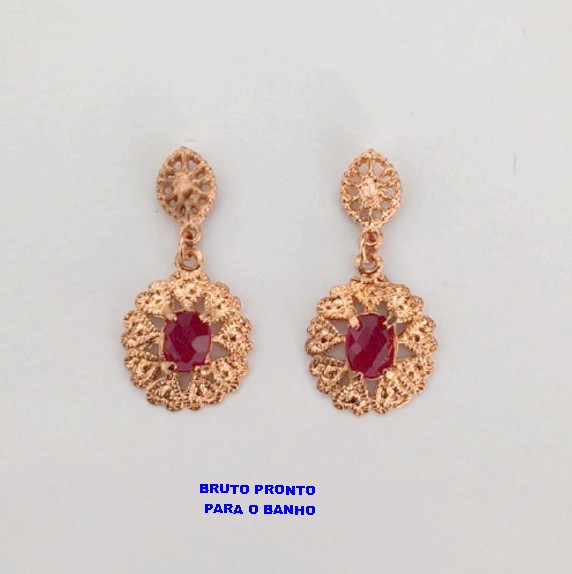 BRINCO NO BRUTO PRONTO PARA O BANHO(CX163)- BRINCO DE PINO DE 2CM COM PINGENTE PEDRA DE VIDRO DE 6MMDE / - PESO TOTAL 3.8GR - BRU24816