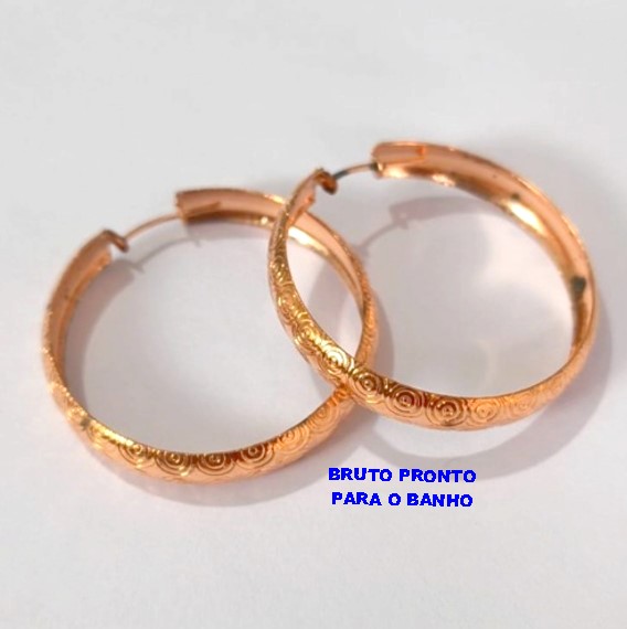 BRINCO NO BRUTO PRONTO PARA O BANHO(CX164)- BRINCO DE ARGOLA TODA TRABALHADA 4CM (PESO 5.9GR ) BRU24840