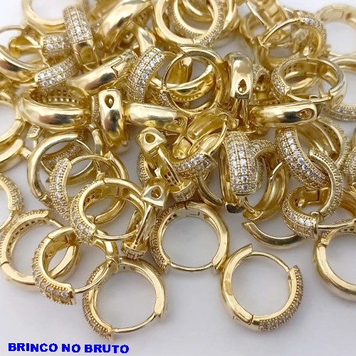 BRINCO NO BRUNTO PRONTO PARA O BANHO(CX166) -BRINCO ARGOLINHA DE PRESSÃO(TRANQUETA)TODA CRAVEJADA COM TREIS FILEIRA DE ZIRCONIA) PESO DO PAR 2.3GR - TAMANHO 12MM - BRU24889