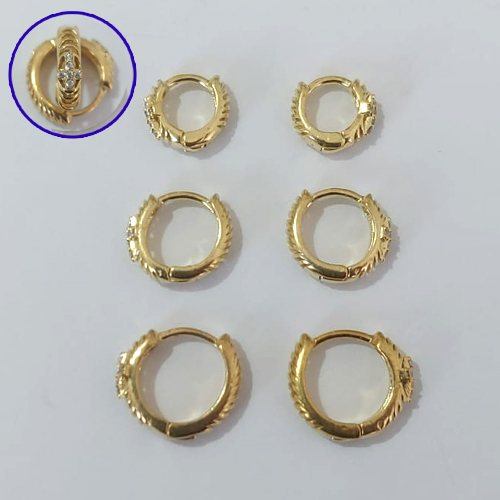 BRINCO NO BRUTO PRONTO PARA O BANHO LATÃO - TRIO DE BRINCO REDONDO VAZADO CRUZ EM MICRO ZIRCÔNIAS - TAMANHOS - 13/11/9MM - PESO TOTAL 3,6R - BRU30004