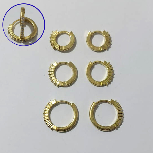 BRINCO NO BRUTO PRONTO PARA O BANHO - (CX.01) TRIO DE BRINCOS REDONDOS CRAVEJADOS EM MICROS ZIRCÔNIAS - TAMANHOS - 16/14/12MM - PESO TOTAL 5,4GR - BRU30040