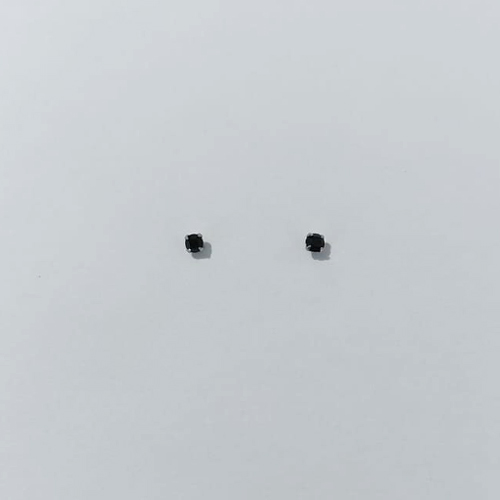 BRINCO EM AÇO INOXIDÁVEL - BRINCO AÇO INOX STRASS PRETO 2,5MM (BRI0153/7) - COMPOSIÇÃO: AÇO INOXIDÁVEL - AÇO3017