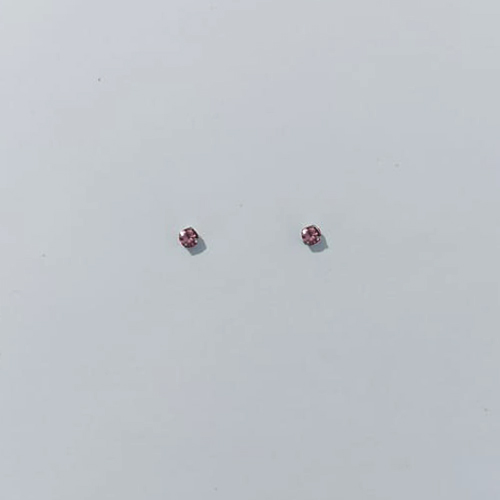 BRINCO EM AÇO INOXIDÁVEL - BRINCO AÇO INOX STRASS AMETISTA 2,5MM (BRI0153/1) - COMPOSIÇÃO: AÇO INOXIDÁVEL - AÇO3018