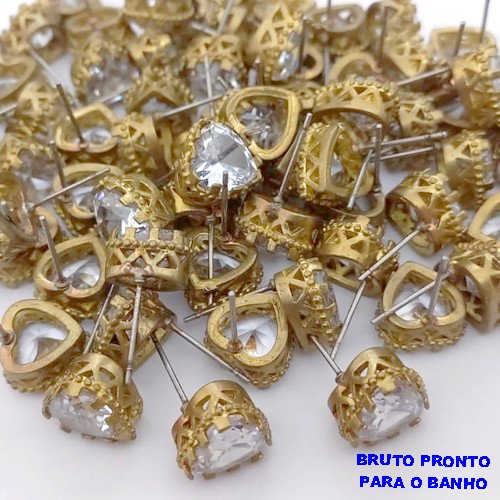 BRINCO NO BRUTO PRONTO PARA O BANHO(P156) BRINCO TODO TRABALHADO COM UMA PEDR4A DE ZIRCONIA DE CORAÇÃO DE 11MM) - PESO 3.7GR - BRU24979