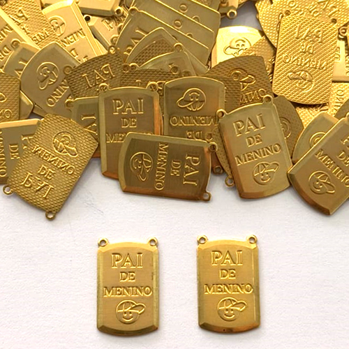 ACESSÓRIO NO BRUTO PRONTO PARA O BANHO - (5476) ESCAPULÁRIO PAI DE MENINO 13X20MM - PESO TOTAL 1,5GR - COMPOSIÇÃO: 100% LATÃO - BRU0003802