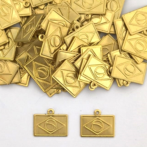 ACESSÓRIO NO BRUTO PRONTO PARA O BANHO - (3.961A1) MEDALHA BANDEIRA DO BRASIL 18MM - PESO TOTAL 0,6GR - COMPOSIÇÃO: 100% LATÃO - BRU0003819