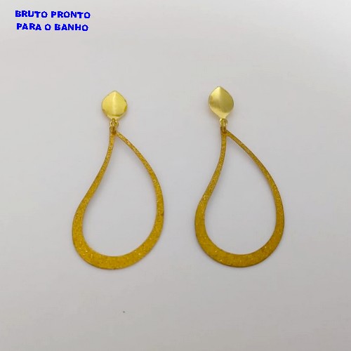 BRINCO NO BRUTO PRONTO PARA O BANHO (CX169)BRINCO DE ARGOLA COM PINGENTE DE GOTA DIAMANTADA DE 4CM )PESO DE 1.4GR - BRU25030