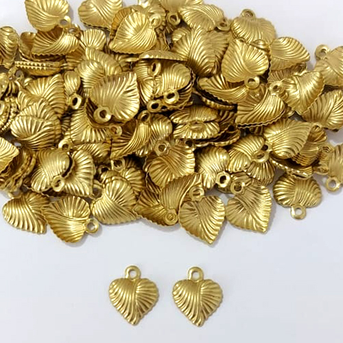 ACESSÓRIO NO BRUTO PRONTO PARA O BANHO - (V4065) ACESSÓRIO CORAÇÃO 10MM - PESO TOTAL 0,3GR - COMPOSIÇÃO: 100% LATÃO - BRU0003841