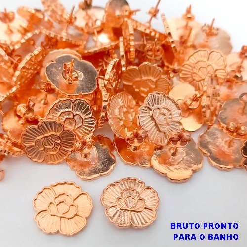 BRINCO NO BRUTO PRONTO PARA O BANHO(CRIS)(CX171)-BRINCO FLOR SIMPLES PEQUENO E DELICADO / TAMANHO 16MM (PESO 2.5GR ) BRU25162