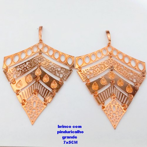 BRINCO NO BRUTO PRONTO PARA O BANHO(171)- BRINCO GRANDE COM PINDURICALHO EM FOTORORROSÃO ( TAMANHO 7X5CM -( PESO 8.9GR - BRU25192