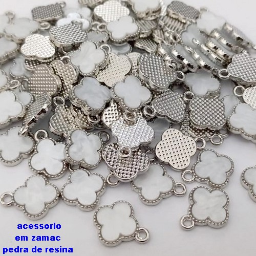 ACESSÓRIO NO BRUTO PRONTO PARA O BANHO - PINGENTE TIPO VAN CLEEF COM UMA ARGOLINHAS - COMPOSIÇÃO: ZAMAC E RESINA - TAMANHO 10MM - (VENDIDO POR UNIDADE) PESO TOTAL 0,8GR - BRU25207