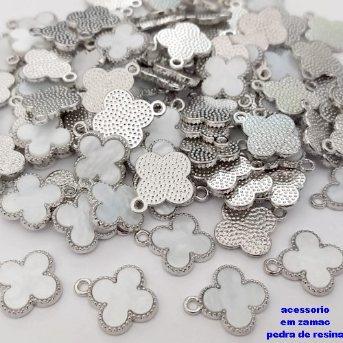 ACESSÓRIO NO BRUTO PRONTO PARA O BANHO - PINGENTE TIPO VAN CLEEF COM UMA ARGOLINHAS - COMPOSIÇÃO: ZAMAC E RESINA - TAMANHO 14MM - (VENDIDO POR UNIDADE) PESO TOTAL 1GR - BRU25208