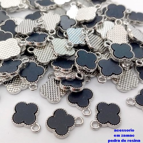 ACESSÓRIO NO BRUTO PRONTO PARA O BANHO - PINGENTE TIPO VAN CLEEF COM UMA ARGOLINHAS - COMPOSIÇÃO: ZAMAC E RESINA - TAMANHO 10MM - (VENDIDO POR UNIDADE) PESO TOTAL 08GR - BRU25210