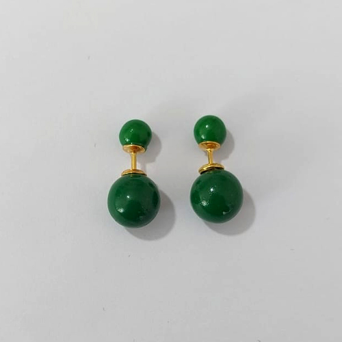 BRINCO FOLHEADO A OURO - BANHADO COM 5 MILÉSIMOS + VERNIZ DIAMOND - BRINCO DE PINO COM PÉROLAS VERDES 10MM - OURO1285