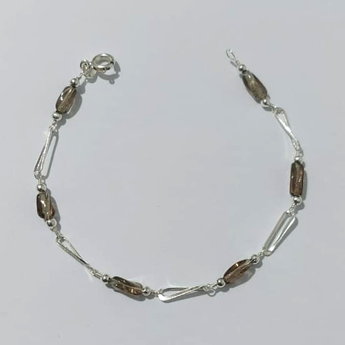 PULSEIRA FOLHEADA A PRATA COM 50 MILÉSIMOS + VERNIZ DIAMOND - PULSEIRA 17CM COM ELEMENTOS VAZADOS E DETALHES EM ACRÍLICOS - PRA897