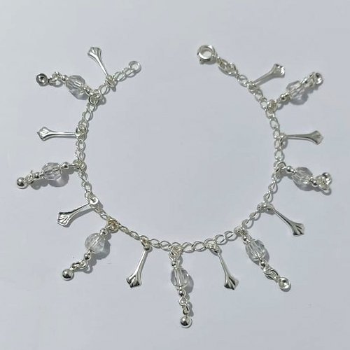 PULSEIRA FOLHEADA A PRATA COM 50 MILÉSIMOS + VERNIZ DIAMOND - PULSEIRA 17CM COM PENDURICALHOS - PRA903